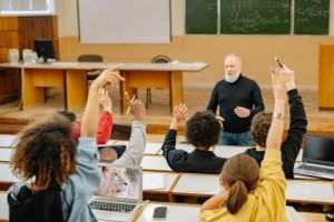Studiul PISA 2025: Peste 10.000 de elevi, implicaţi în evaluarea internaţională